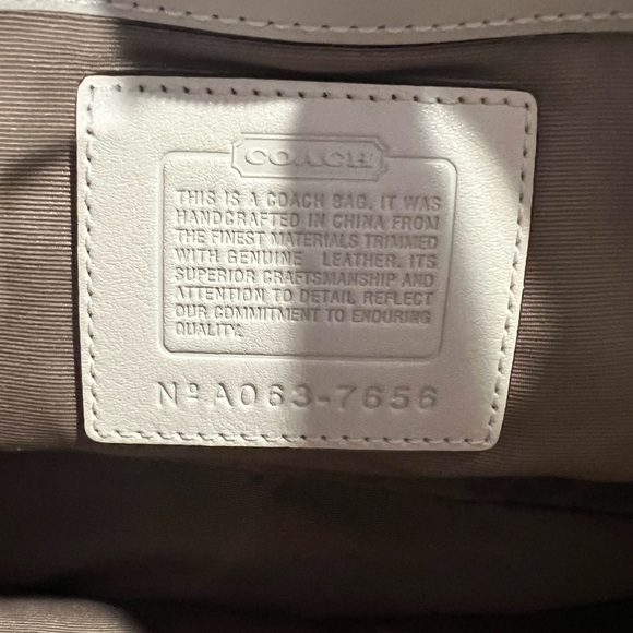 💯 Authentic Coach Handbag - Picture 6 of 9